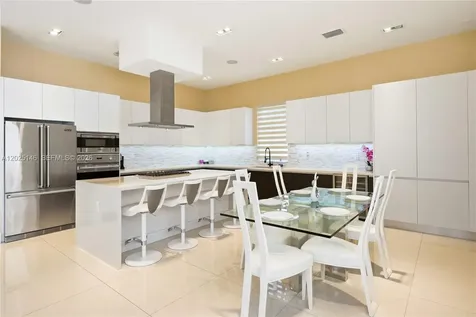 7525 NW 103rd Place Doral FL 33178