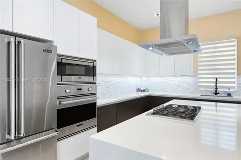 7525 NW 103rd Place Doral FL 33178