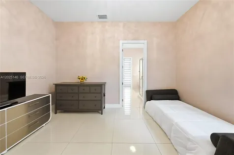 7525 NW 103rd Place Doral FL 33178