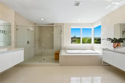 7525 NW 103rd Place Doral FL 33178