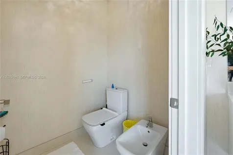 7525 NW 103rd Place Doral FL 33178