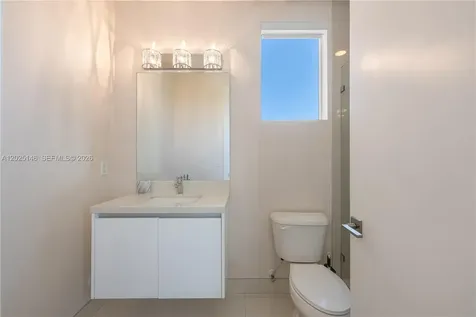 7525 NW 103rd Place Doral FL 33178