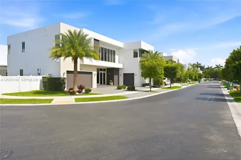 7525 NW 103rd Place Doral FL 33178