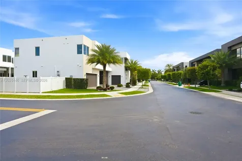 7525 NW 103rd Place Doral FL 33178