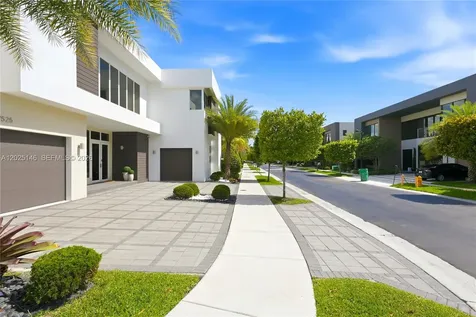 7525 NW 103rd Place Doral FL 33178