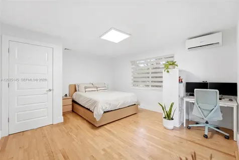 3101 SW 25th Terrace Miami FL 33133