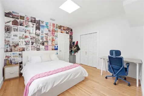 3101 SW 25th Terrace Miami FL 33133
