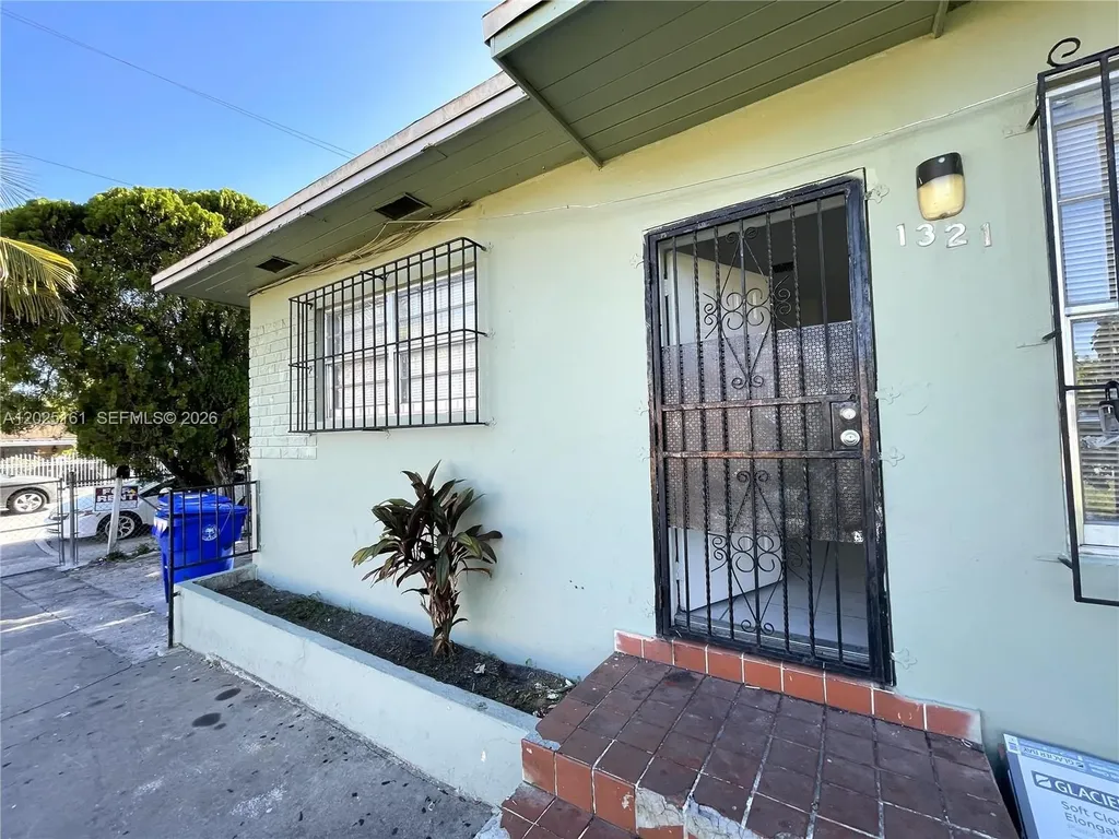 1321 NW 28th Street Miami FL 33142