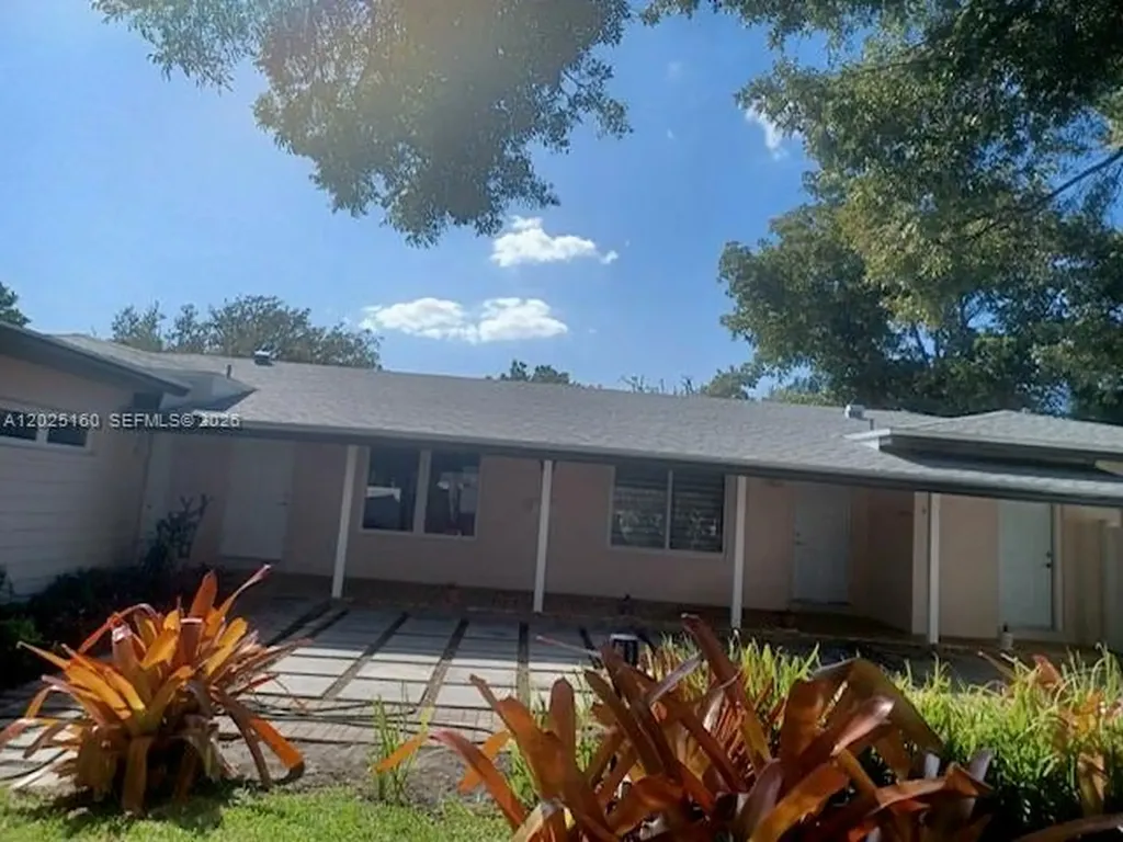 2016 NE 14th Court Fort Lauderdale FL 33304