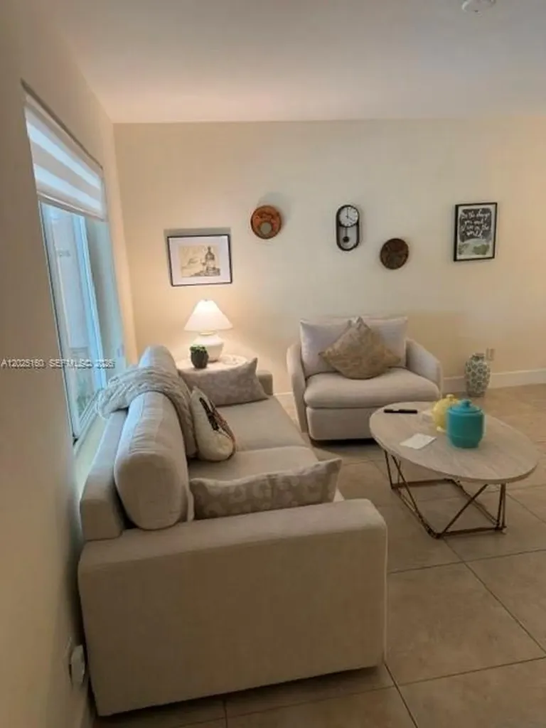 2016 NE 14th Court Fort Lauderdale FL 33304