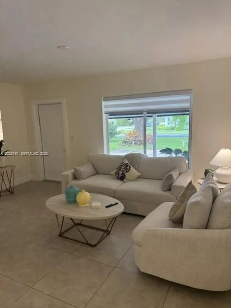 2016 NE 14th Court Fort Lauderdale FL 33304