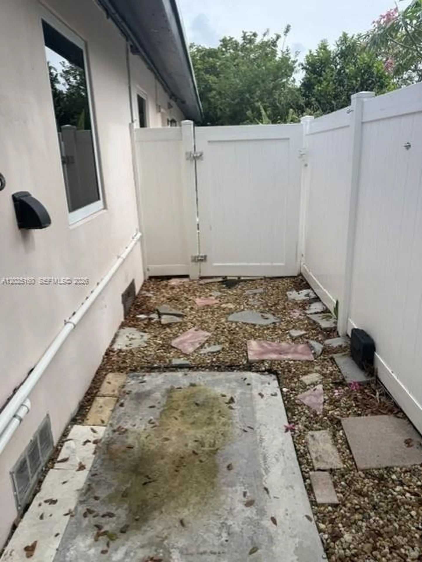 2016 NE 14th Court Fort Lauderdale FL 33304