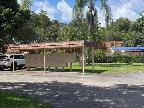 8901 Orange Grove Drive Davie FL 33324