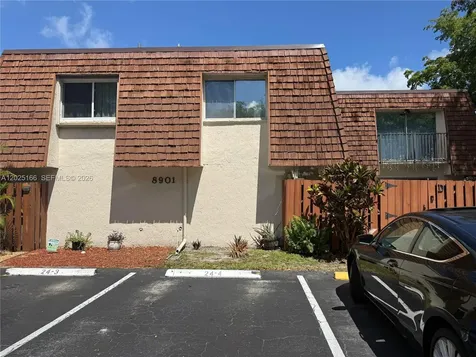 8901 Orange Grove Drive Davie FL 33324