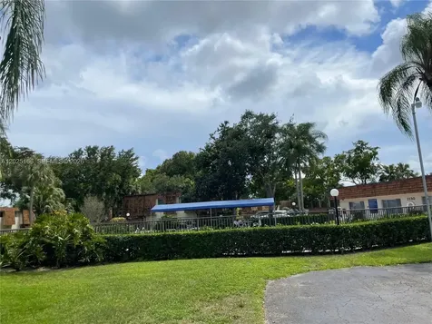 8901 Orange Grove Drive Davie FL 33324
