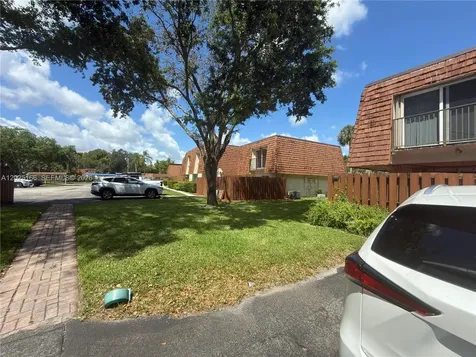 8901 Orange Grove Drive Davie FL 33324
