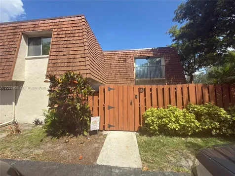 8901 Orange Grove Drive Davie FL 33324