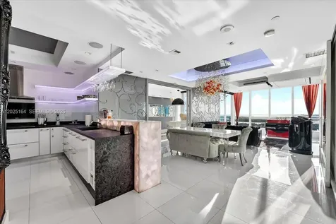 100 S Pointe Drive Miami Beach FL 33139