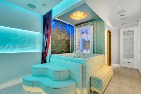 100 S Pointe Drive Miami Beach FL 33139