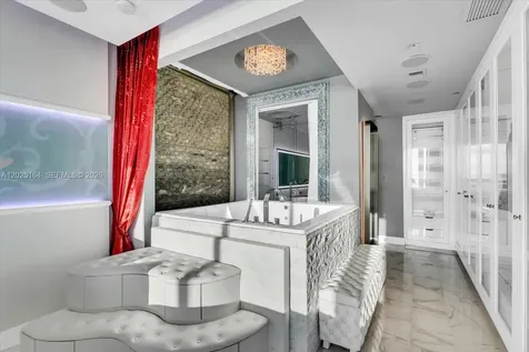 100 S Pointe Drive Miami Beach FL 33139