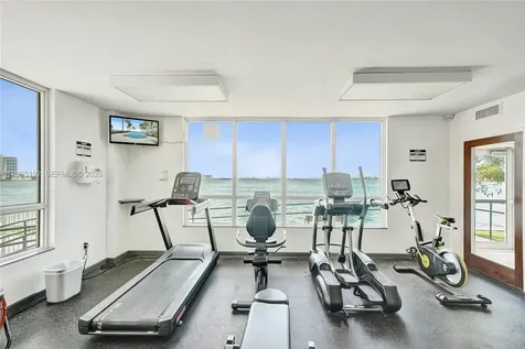 1625 Kennedy Causeway North Bay Village FL 33141