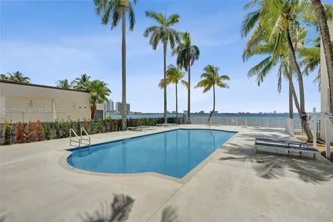 1625 Kennedy Causeway North Bay Village FL 33141