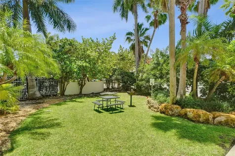 1625 Kennedy Causeway North Bay Village FL 33141
