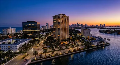 1625 Kennedy Causeway North Bay Village FL 33141