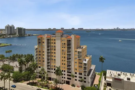 1625 Kennedy Causeway North Bay Village FL 33141