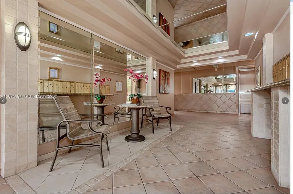 4000 N Hills Drive Hollywood FL 33021