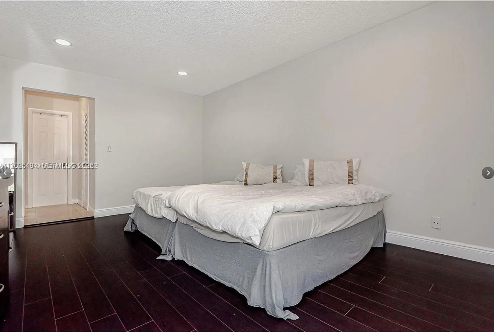 4000 N Hills Drive Hollywood FL 33021