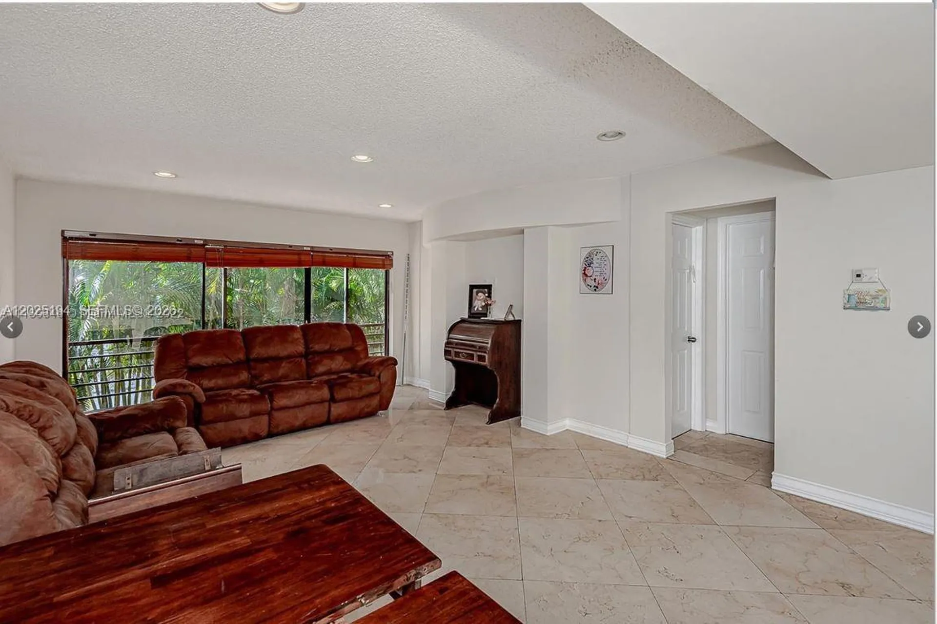 4000 N Hills Drive Hollywood FL 33021