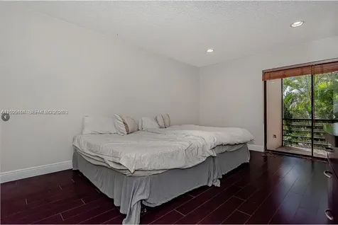 4000 N Hills Drive Hollywood FL 33021