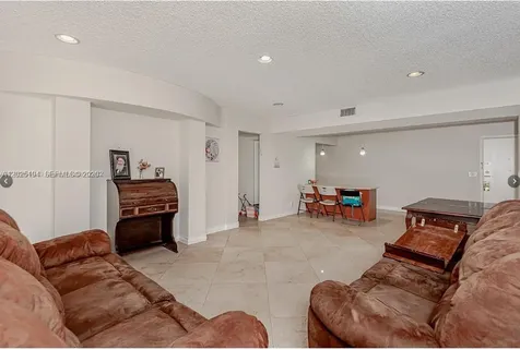 4000 N Hills Drive Hollywood FL 33021
