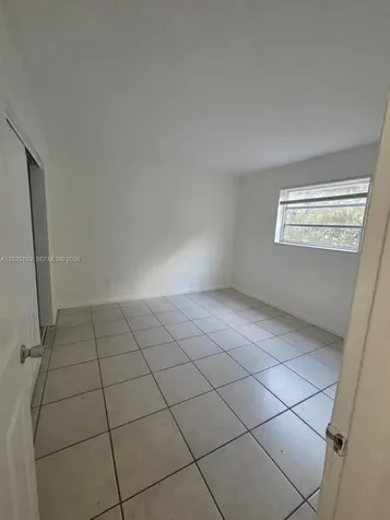 2121 NE 168th Street North Miami Beach FL 33162