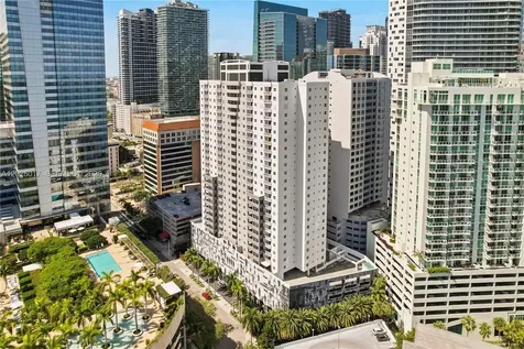 185 SE 14th Terrace Miami FL 33131