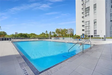 3625 N Country Club Drive Aventura FL 33180