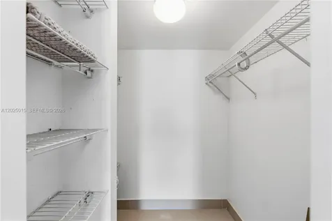 3625 N Country Club Drive Aventura FL 33180