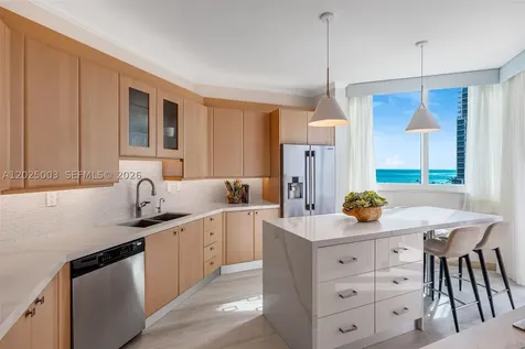 300 S Pointe Drive Miami Beach FL 33139
