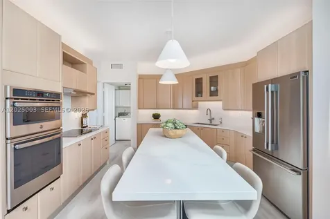 300 S Pointe Drive Miami Beach FL 33139