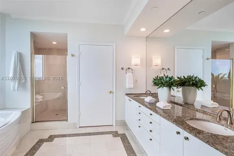 300 S Pointe Drive Miami Beach FL 33139