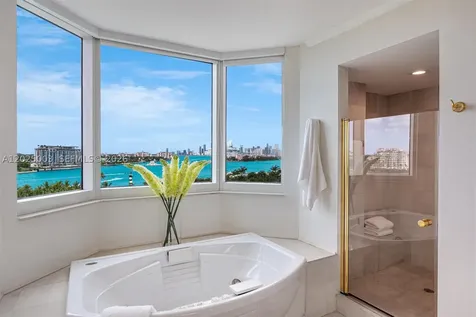 300 S Pointe Drive Miami Beach FL 33139