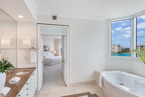 300 S Pointe Drive Miami Beach FL 33139