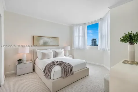 300 S Pointe Drive Miami Beach FL 33139