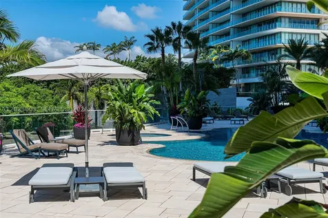 300 S Pointe Drive Miami Beach FL 33139