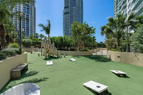 300 S Pointe Drive Miami Beach FL 33139