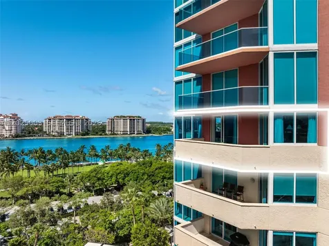 300 S Pointe Drive Miami Beach FL 33139