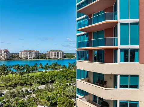 300 S Pointe Drive Miami Beach FL 33139
