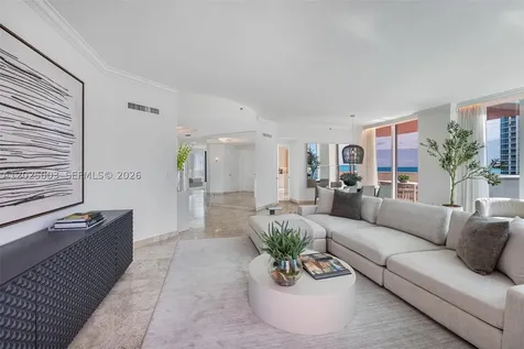300 S Pointe Drive Miami Beach FL 33139