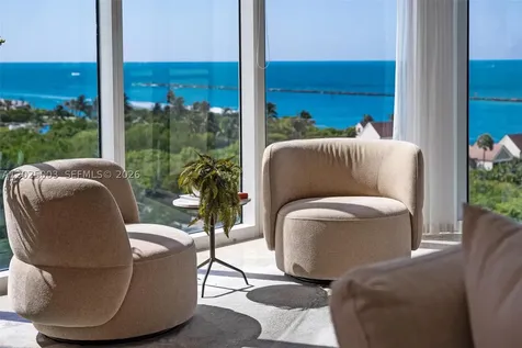 300 S Pointe Drive Miami Beach FL 33139